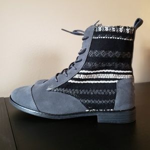 Toms Suede Boot NWOT